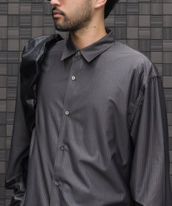 KANEMASA PHIL.】46G STRIPE MODEST SHIRT - CHARCOAL BROWN | 公式