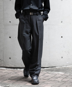 【INTÉRIM】HERRING BONE WOOL SUITING 1-TUCK WIDE TAPERED SLACKS - BLACK