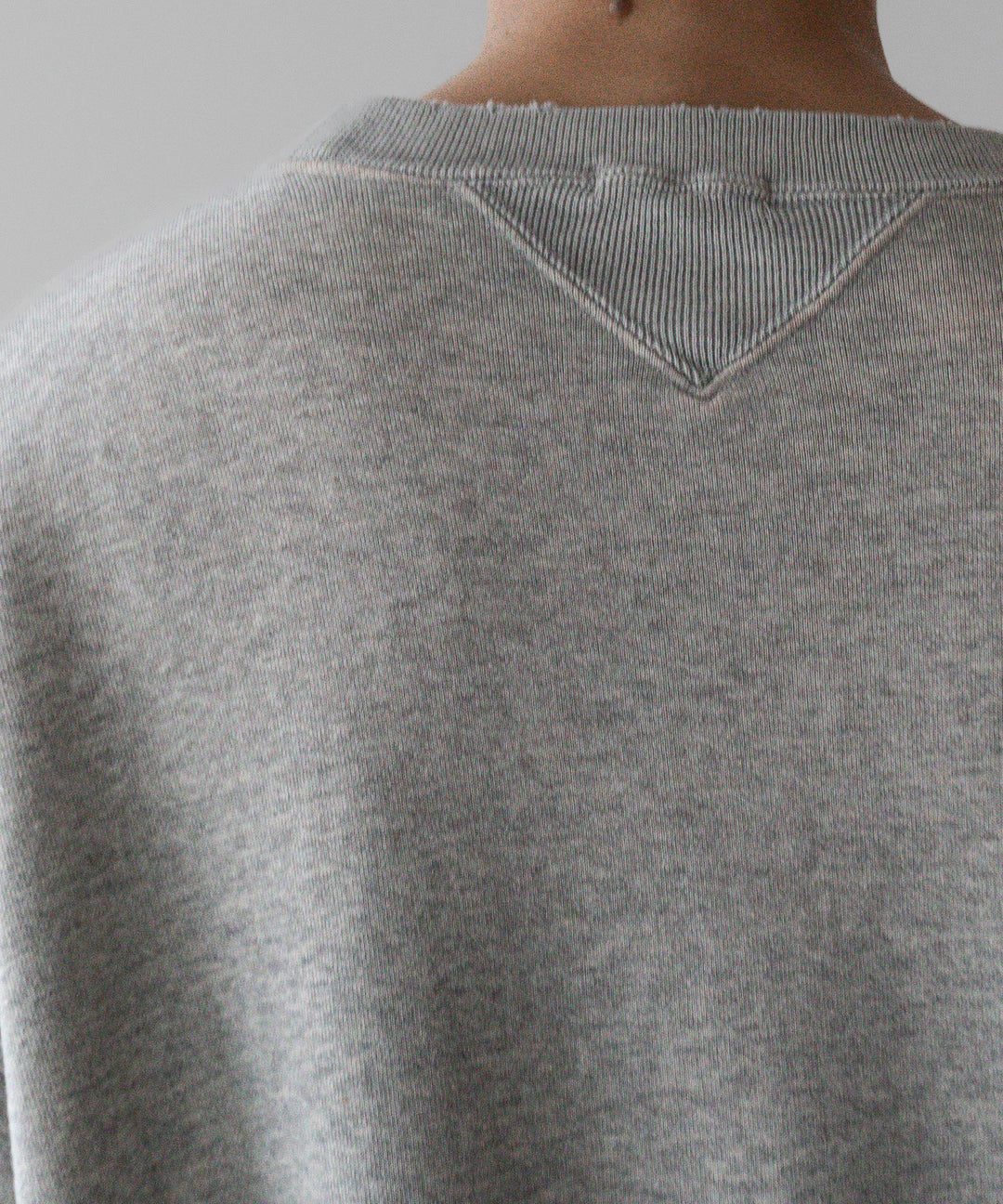 【INTÉRIM】インテリムのBLEACH HYPER BIG V LOOP WHEEL SEAMLESS SWEAT SHIRT - B.A.GRAY 公式通販サイトsession福岡せレクトショップ