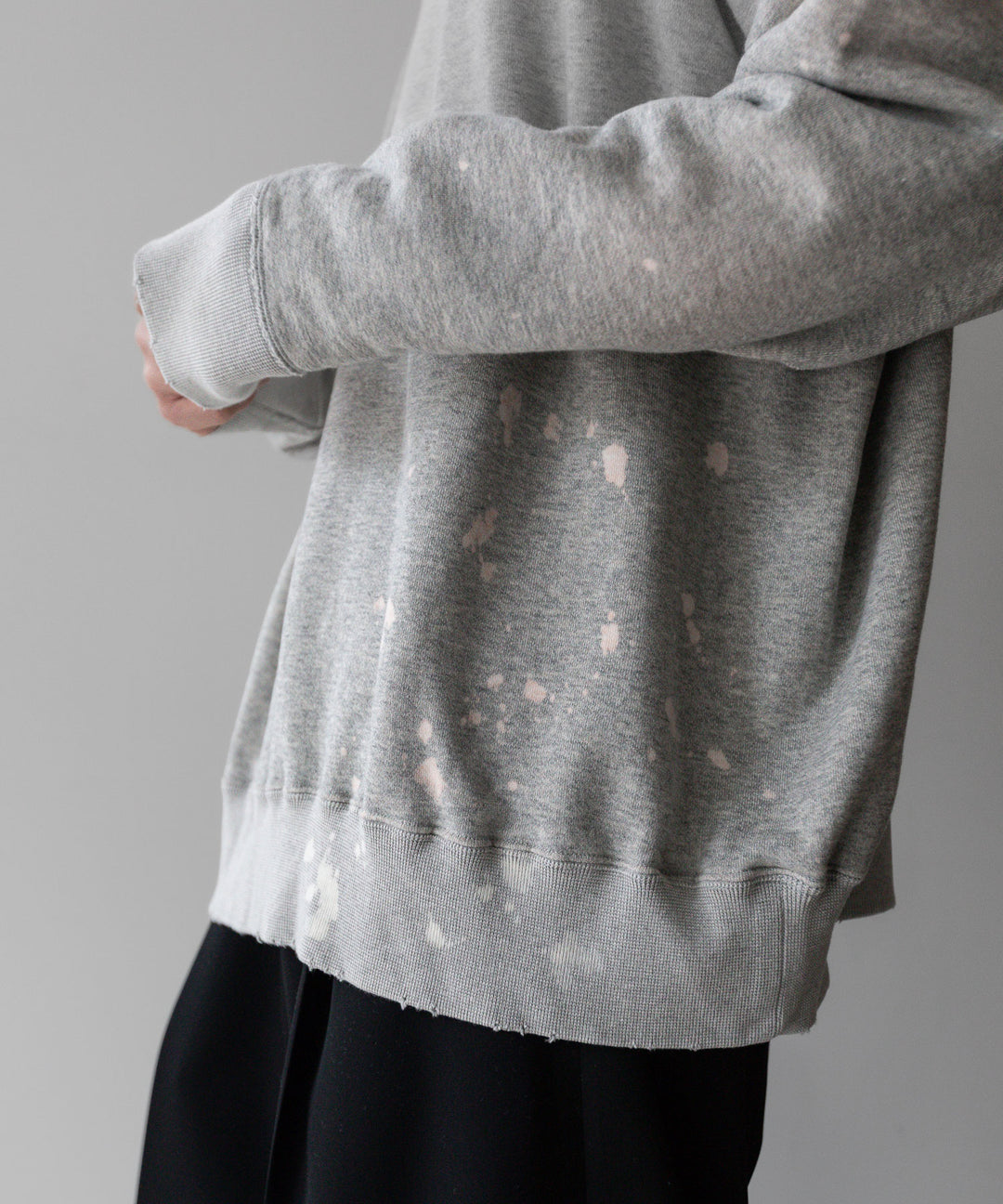 【INTÉRIM】インテリムのBLEACH HYPER BIG V LOOP WHEEL SEAMLESS SWEAT SHIRT - B.A.GRAY 公式通販サイトsession福岡せレクトショップ