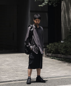 KANEMASA PHIL.】46G STRIPE MODEST SHIRT - CHARCOAL BROWN | 公式