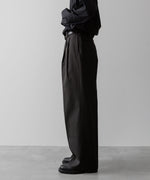 画像をギャラリービューアに読み込む, ssstein(シュタイン)の24AWコレクション LONG WIDE TROUSERS (2/72 WOOL GABARDINE) - GREY KHAKI 公式通販サイトsession福岡セレクトショップ
