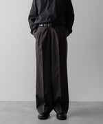 画像をギャラリービューアに読み込む, ssstein(シュタイン)の24AWコレクション LONG WIDE TROUSERS (2/72 WOOL GABARDINE) - GREY KHAKI 公式通販サイトsession福岡セレクトショップ
