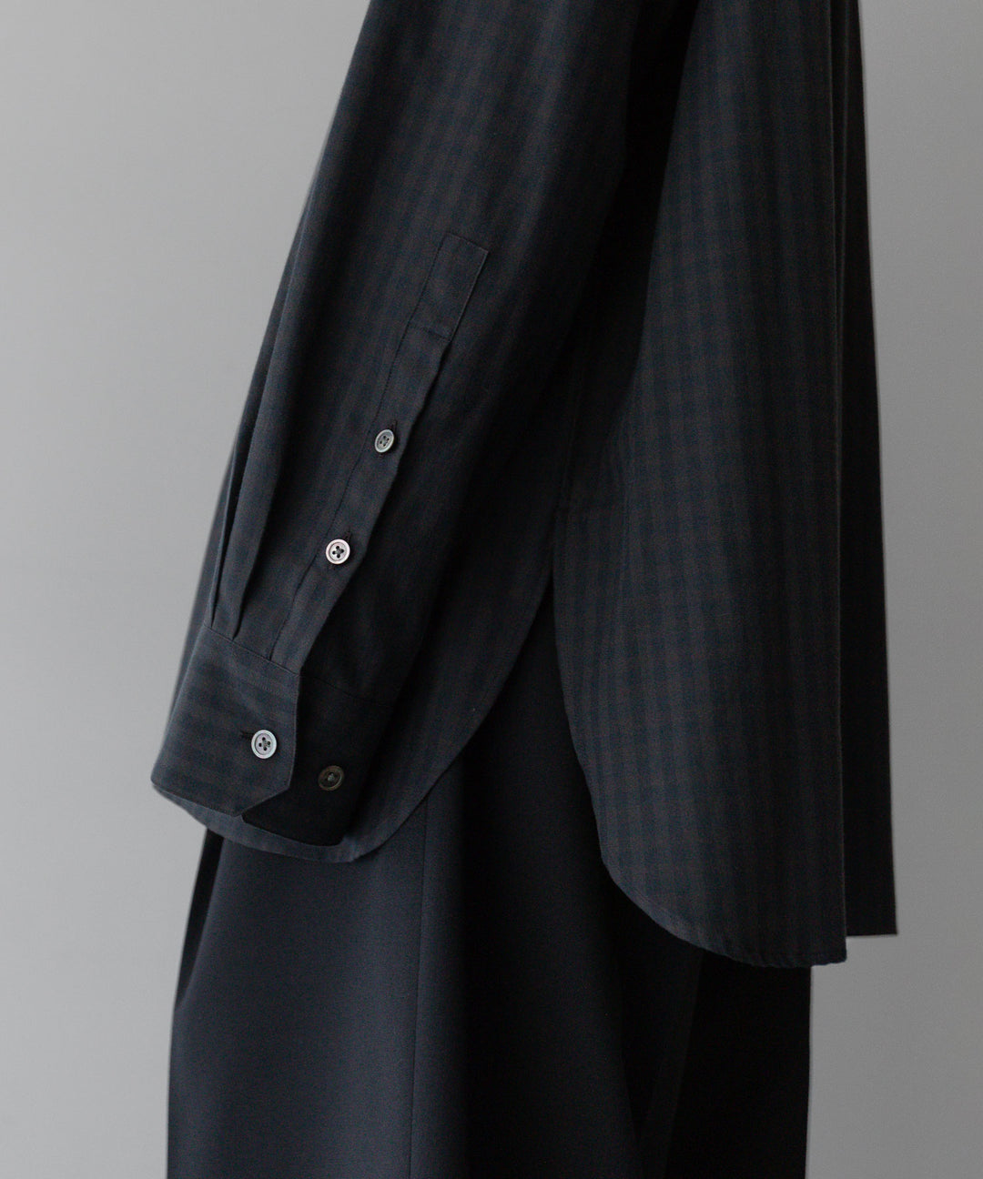 stein(シュタイン)の24SSコレクションOVERSIZED DOWN PAT SHIRTのGINGHAM( CHARCOAL )