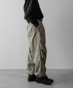 画像をギャラリービューアに読み込む, ssstein(シュタイン)の24AWコレクション NYLON TWILL CARGO EASY TROUSERS - BEIGE 公式通販サイトsession福岡セレクトショップ
