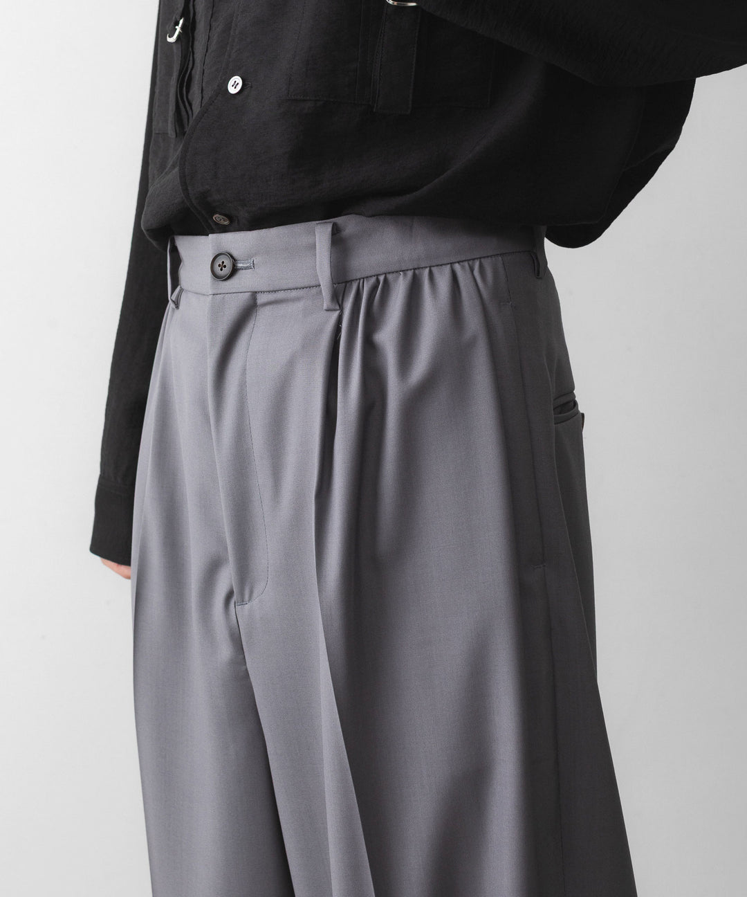 ANTHEM A アンセム エーのWOOL TROPICAL SIDE GATHER SLACKSの公式通販サイトsession福岡セレクトショップ