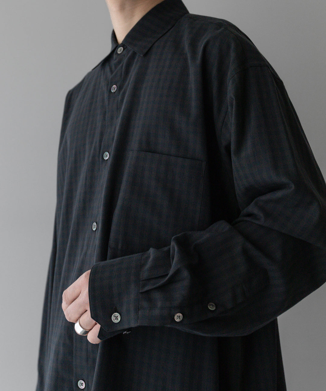 stein(シュタイン)の24SSコレクションOVERSIZED DOWN PAT SHIRTのGINGHAM( CHARCOAL )
