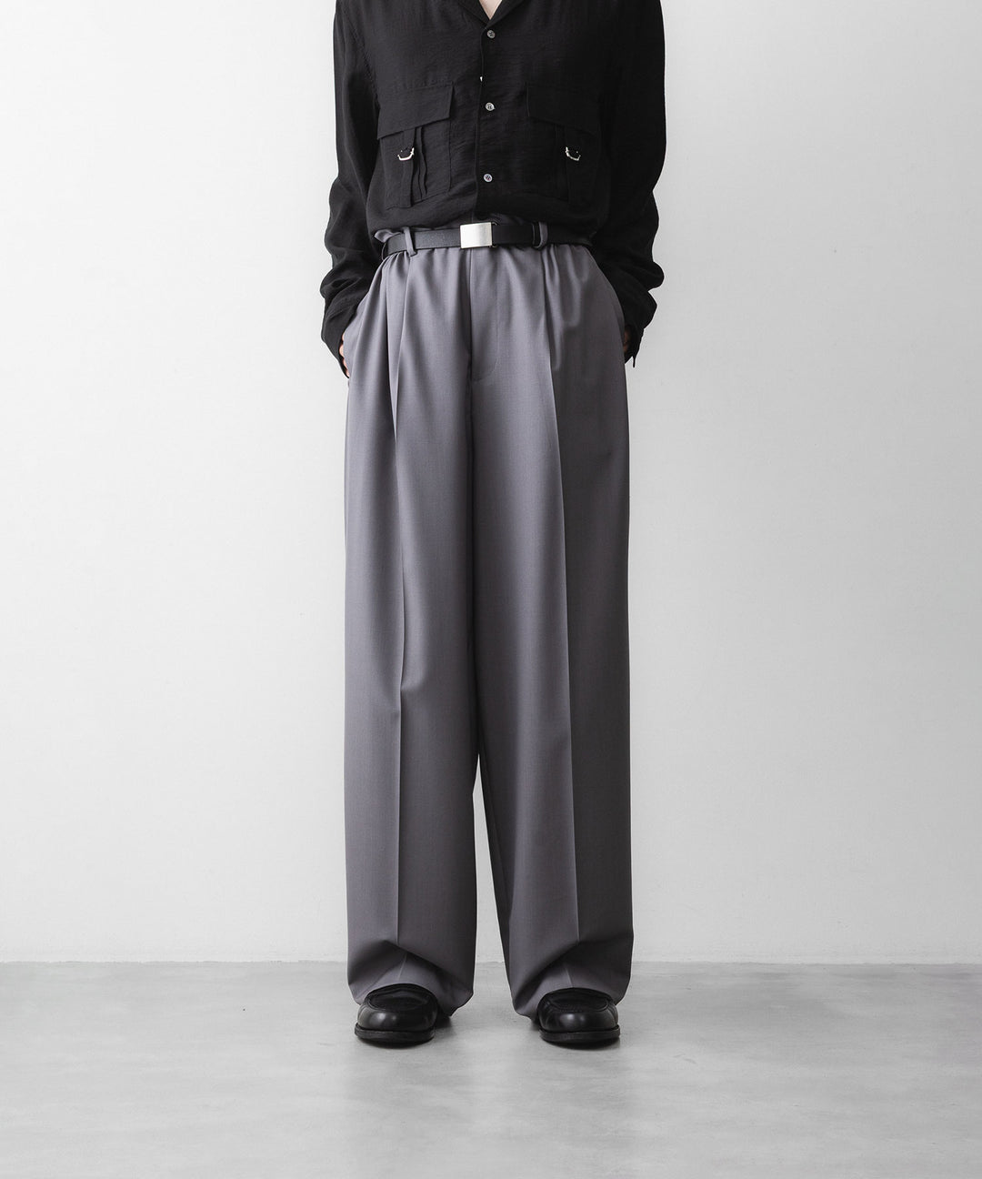 ANTHEM A アンセム エーのWOOL TROPICAL SIDE GATHER SLACKSの公式通販サイトsession福岡セレクトショップ