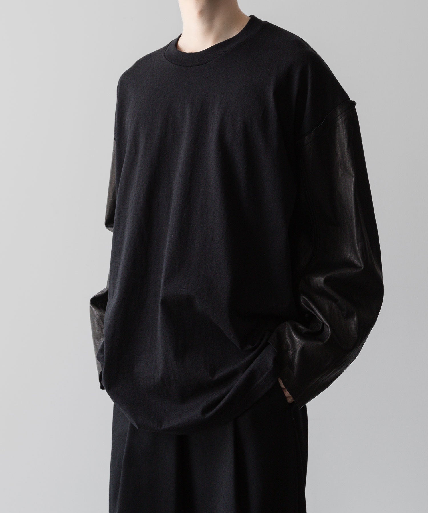  i'm here(アイムヒアー)のWASHABLE LEATHER SLEEVE : L/S T-SHIRT - BLACKの公式通販サイトsession福岡セレクトショップ