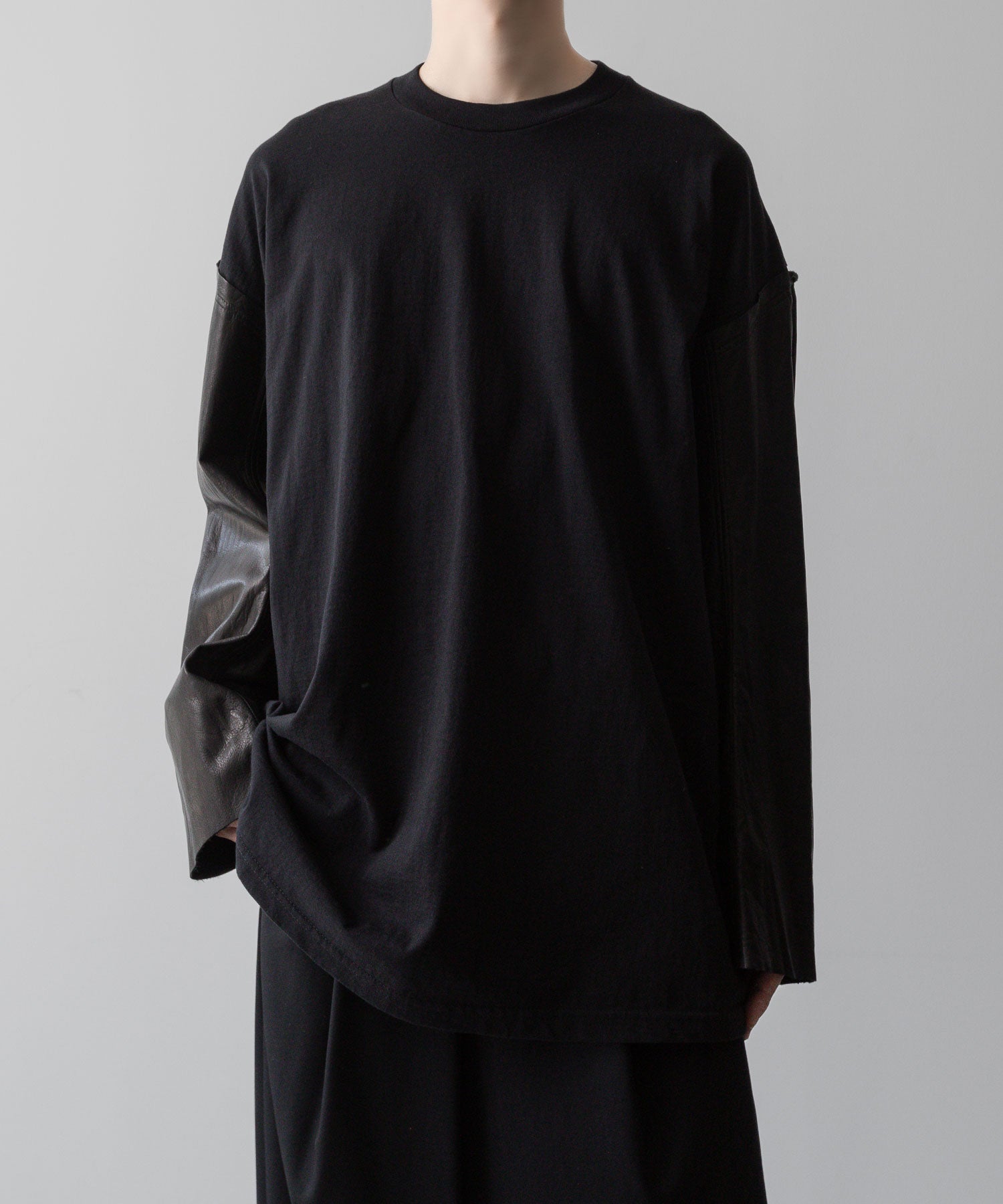  i'm here(アイムヒアー)のWASHABLE LEATHER SLEEVE : L/S T-SHIRT - BLACKの公式通販サイトsession福岡セレクトショップ