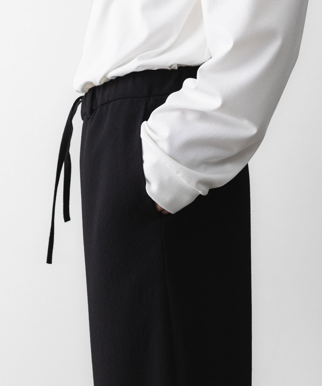 INTÉRIM - インテリムのWOOL CREPE SABLE VOILE DEADSTOCK FABRIC WIDE DRESS EASY PANTSのBLACK公式通販サイトsession福岡セレクトショップ