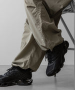 画像をギャラリービューアに読み込む, ssstein(シュタイン)の24AWコレクション NYLON TWILL CARGO EASY TROUSERS - BEIGE 公式通販サイトsession福岡セレクトショップ
