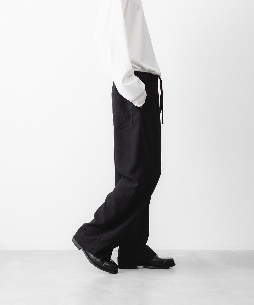 INTÉRIM - インテリムのWOOL CREPE SABLE VOILE DEADSTOCK FABRIC WIDE DRESS EASY PANTSのBLACK公式通販サイトsession福岡セレクトショップ