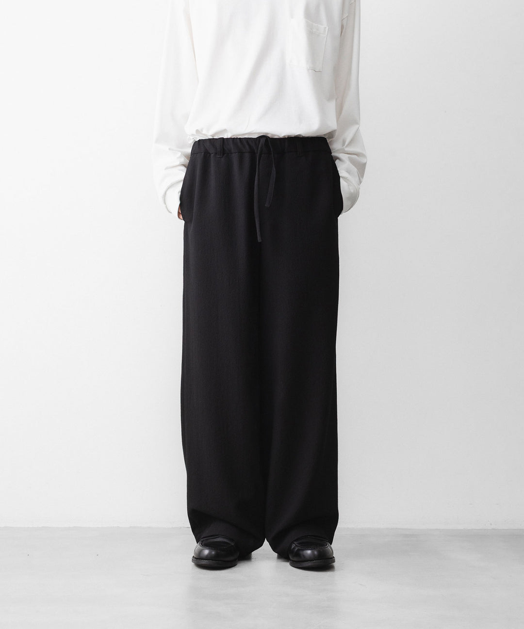 INTÉRIM - インテリムのWOOL CREPE SABLE VOILE DEADSTOCK FABRIC WIDE DRESS EASY PANTSのBLACK公式通販サイトsession福岡セレクトショップ
