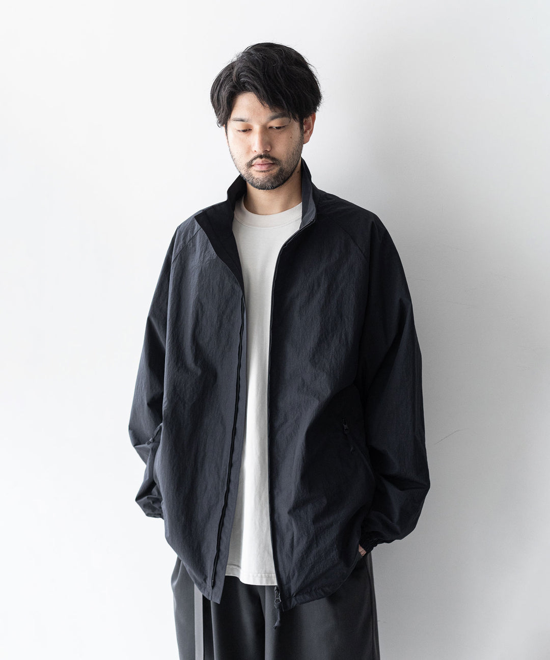 stein(シュタイン)の23AWコレクションWINDBREAKER STAND COLLAR JACKETのBLACK