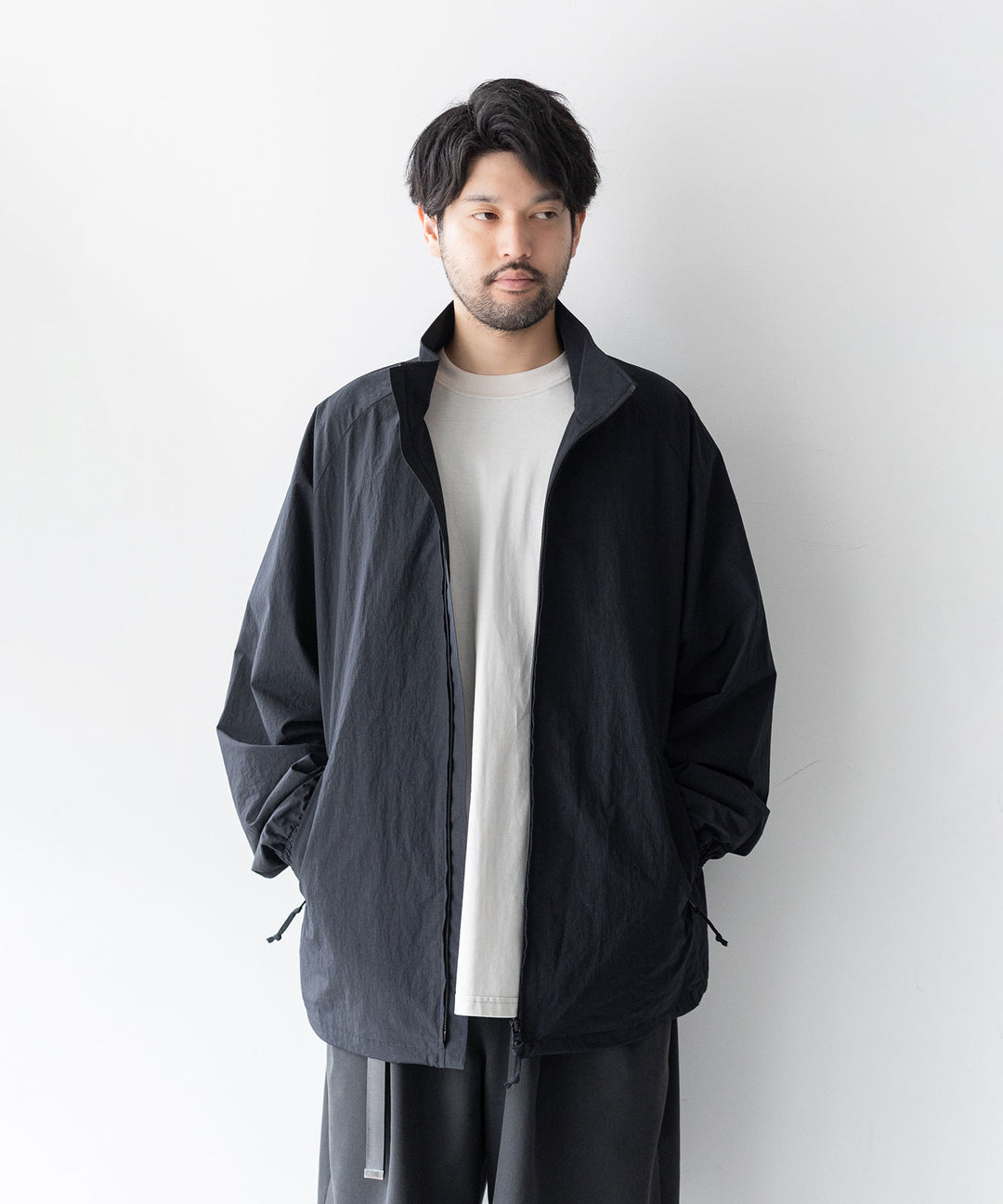 stein(シュタイン)の23AWコレクションWINDBREAKER STAND COLLAR JACKETのBLACK
