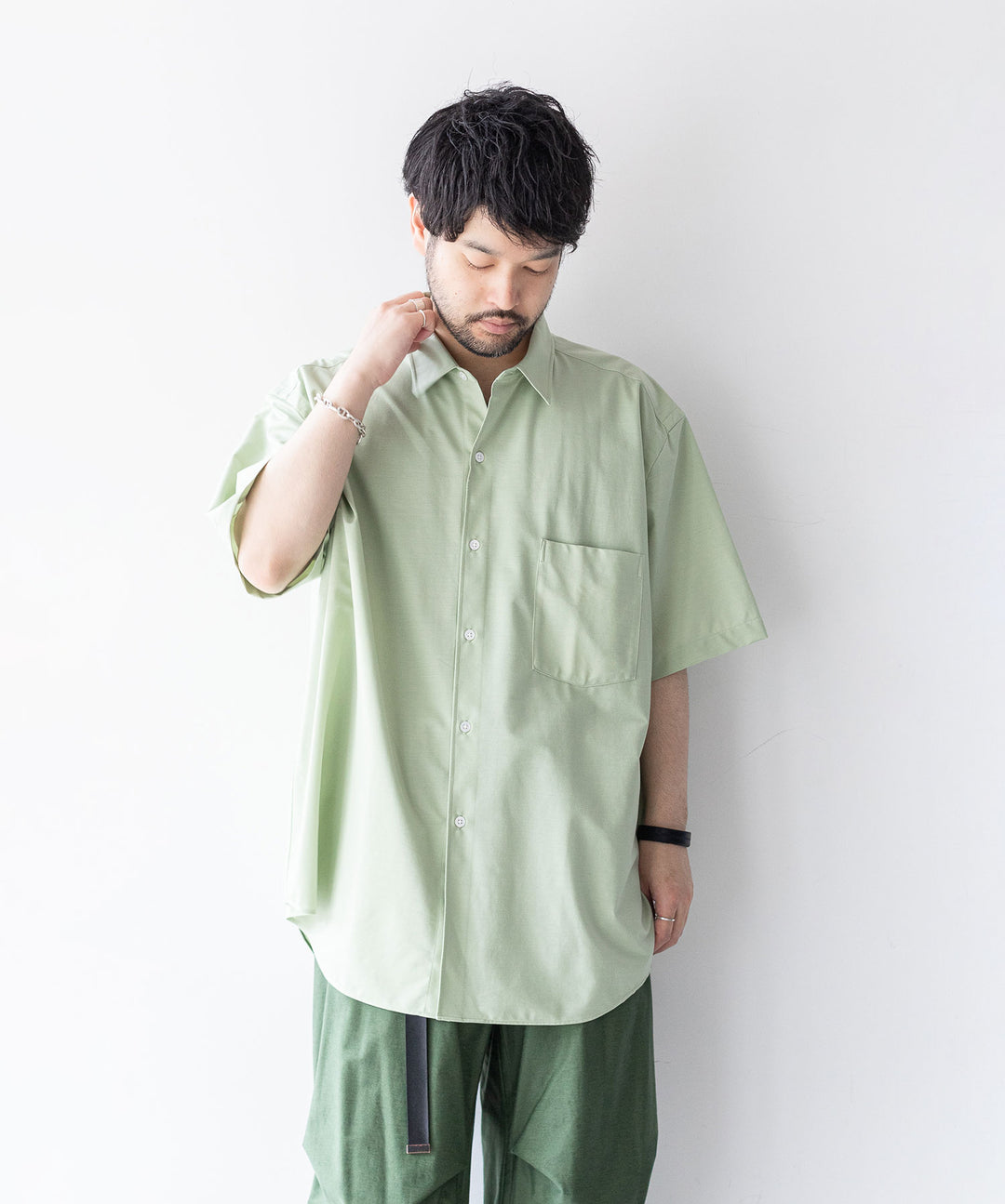 KANEMASA(カネマサ)の23SSコレクションのROYAL OX DRESS JERSEY SHORT SLEEVE SHIRTのLIGHT GREEN