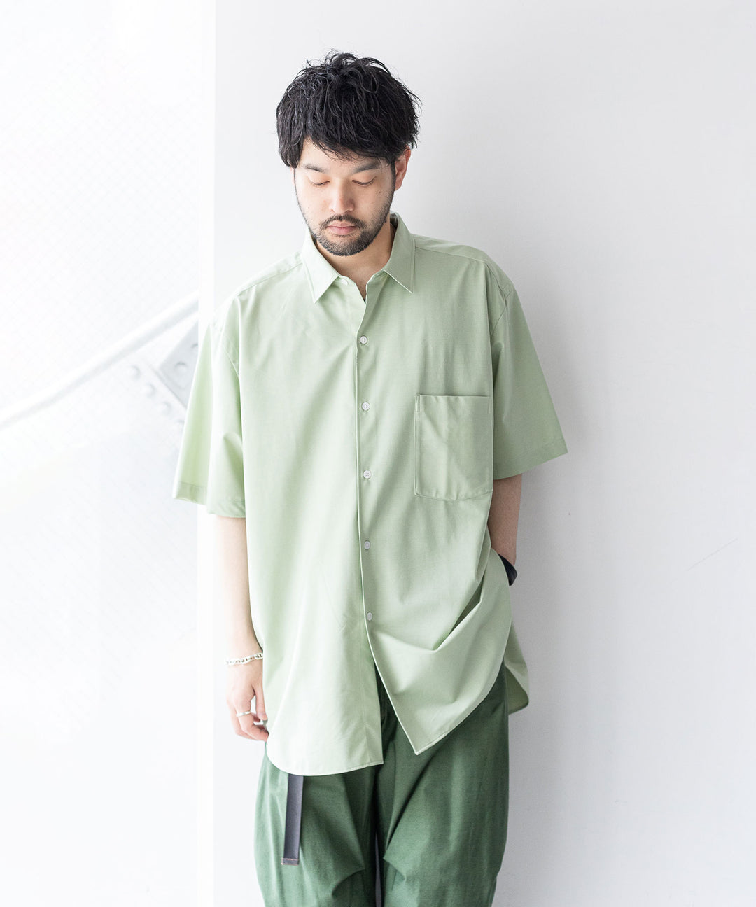 KANEMASA(カネマサ)の23SSコレクションのROYAL OX DRESS JERSEY SHORT SLEEVE SHIRTのLIGHT GREEN