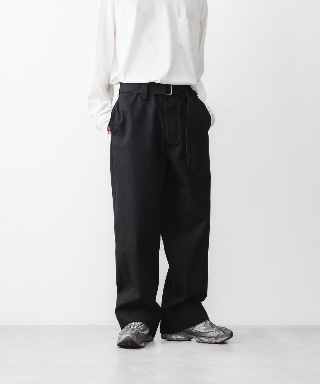 INTÉRIM インテリムのFABRIC WASHER CHINO  BELTED FRENCH ARMY MIL BAGGY TROUSERのBLACK 公式通販サイトsession福岡セレクトショップ
