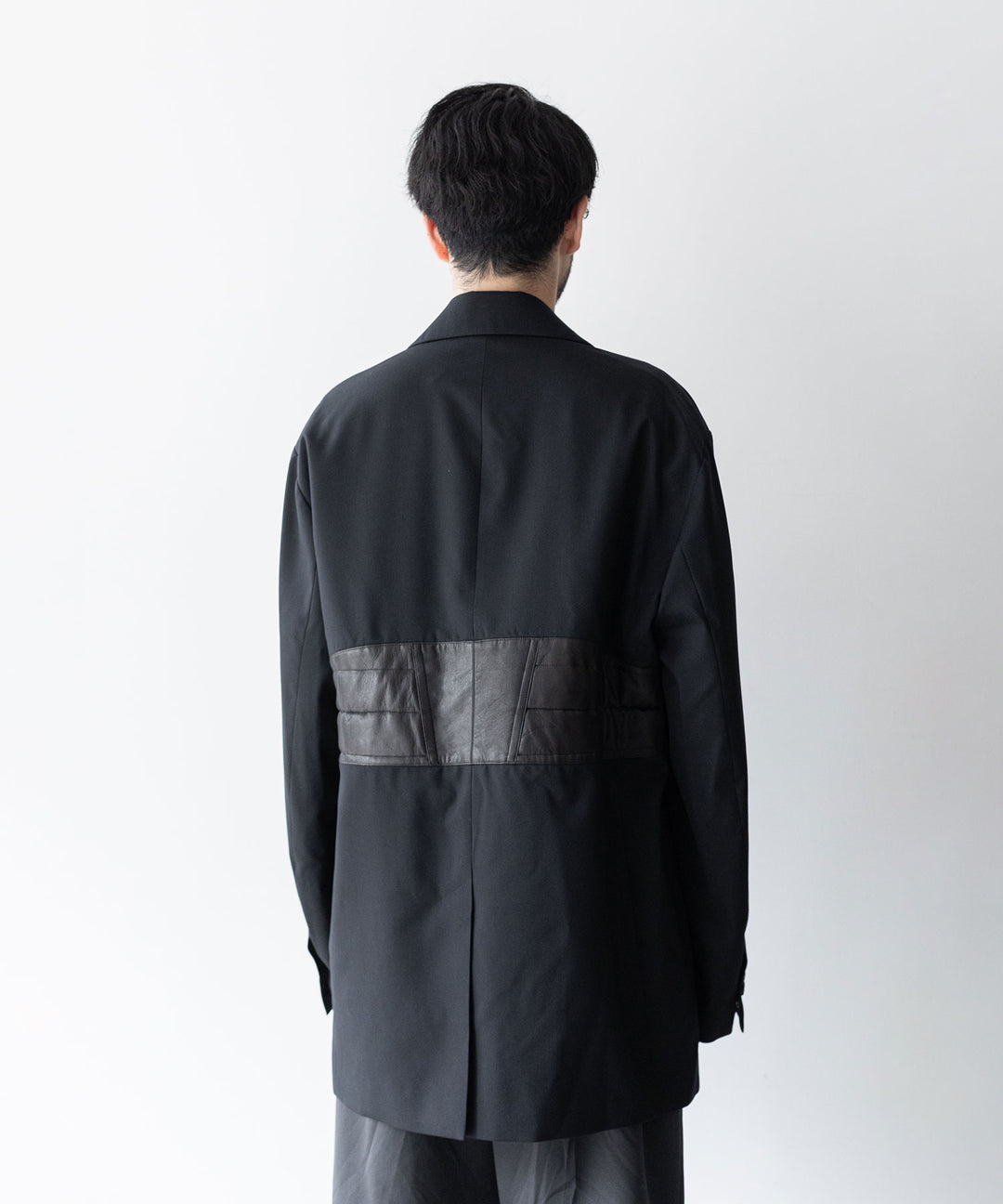 stein(シュタイン)の23AWコレクションOVERSIZED LEATHER CORSETED JACKETのBLACK