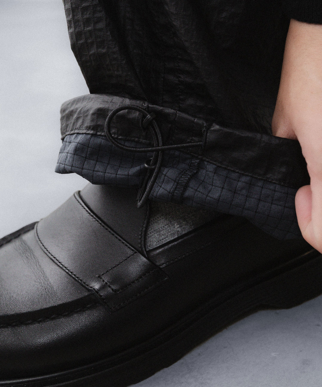 【paratrait】FROG SKIN PANTS - BLACK