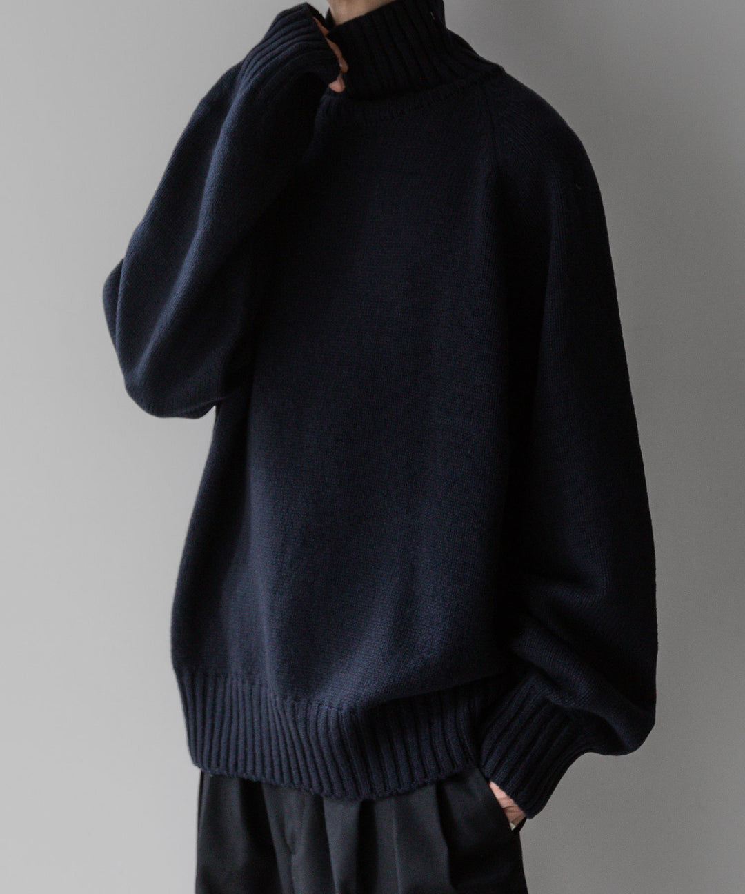 stein(シュタイン)の23AWコレクションEX FINE LAMBS LOOSE HIGH NECK KNIT LSのDARK NAVY sessionセッション福岡セレクトショップ 公式通販サイト
