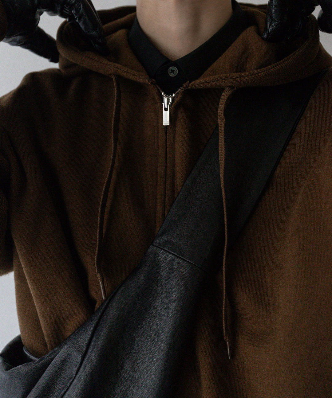 stein(シュタイン)の24SSコレクションUNTWISTED YARN SWEAT ZIP UP HOODYのKHAKI BROWN