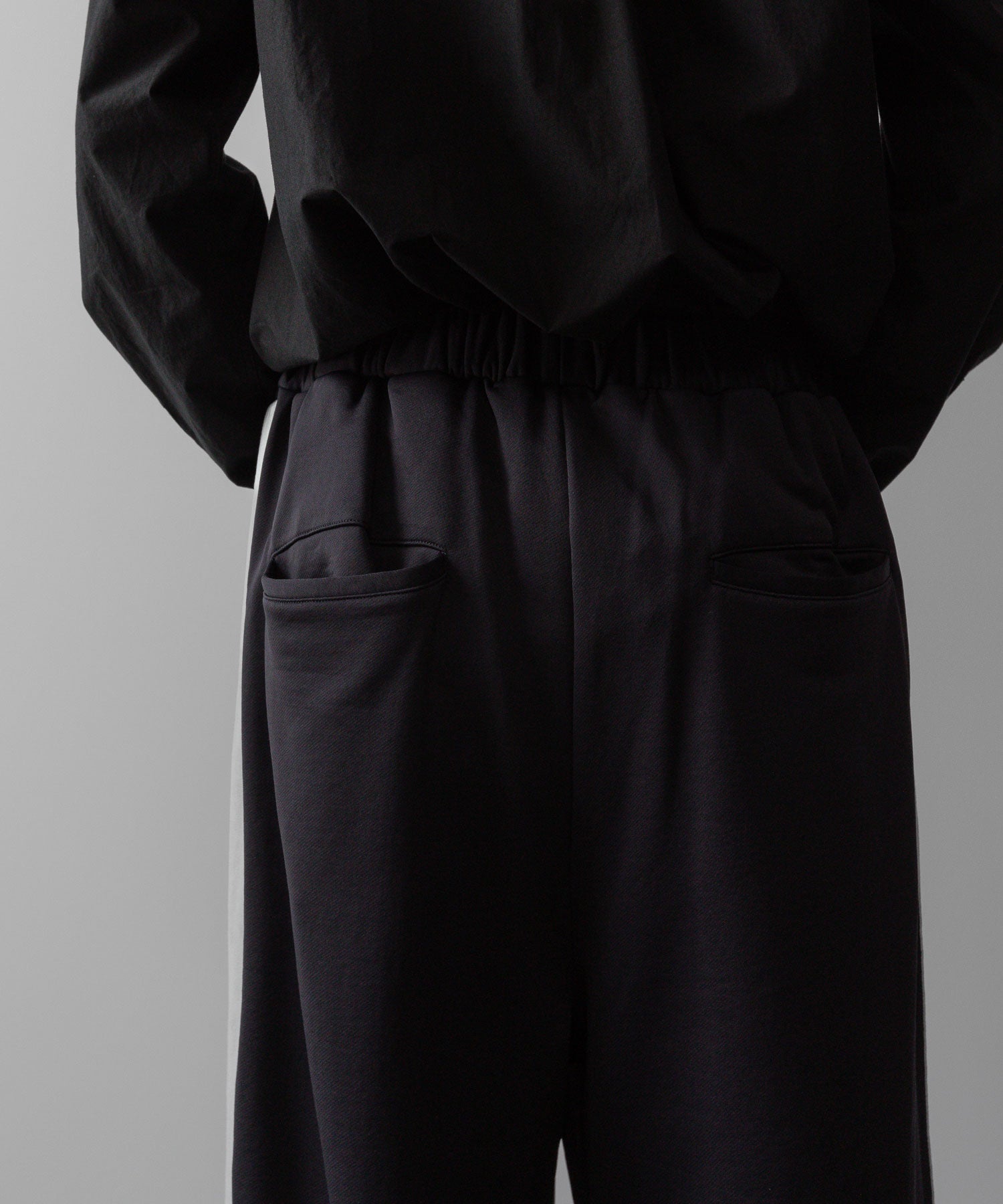 ssstein(シュタイン)の24AWコレクション NYLON JERSEY TRACK TROUSERS - DARK NAVY 公式通販サイトsession福岡セレクトショップ