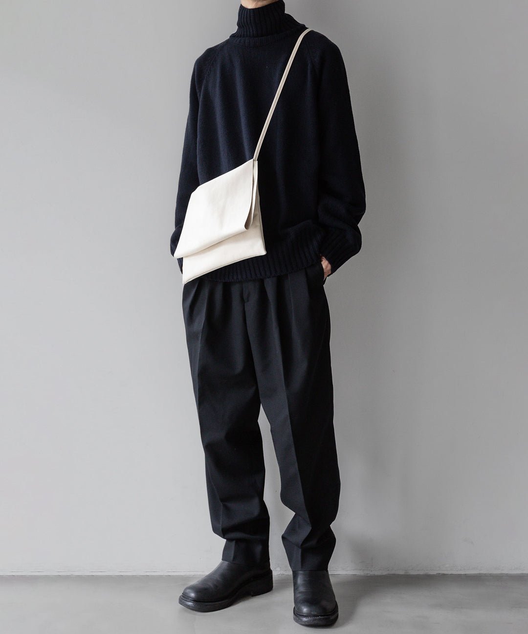 stein(シュタイン)の23AWコレクションEX FINE LAMBS LOOSE HIGH NECK KNIT LSのDARK NAVY sessionセッション福岡セレクトショップ 公式通販サイト