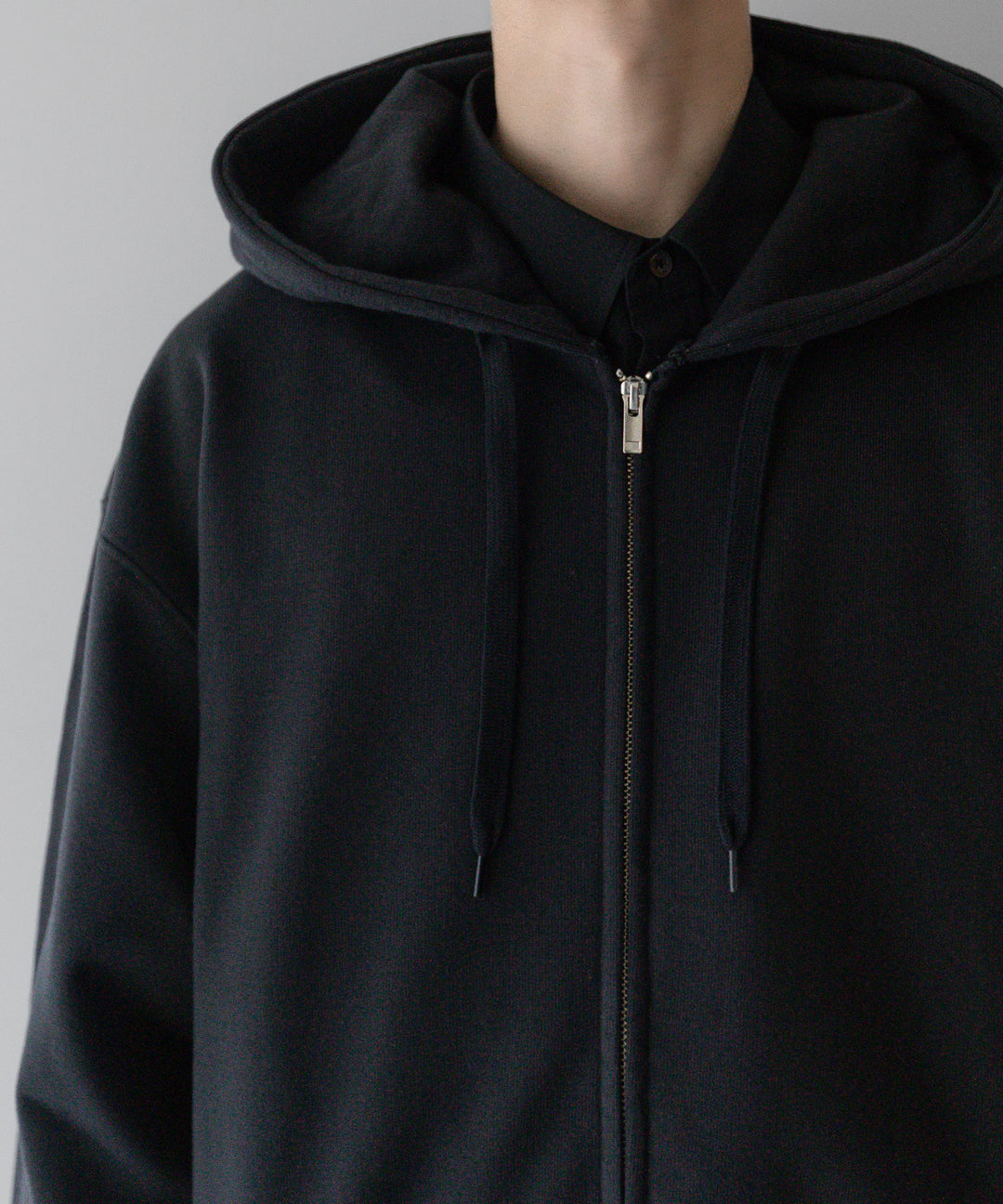stein(シュタイン)の24SSコレクションUNTWISTED YARN SWEAT ZIP UP HOODYのCHARCOAL