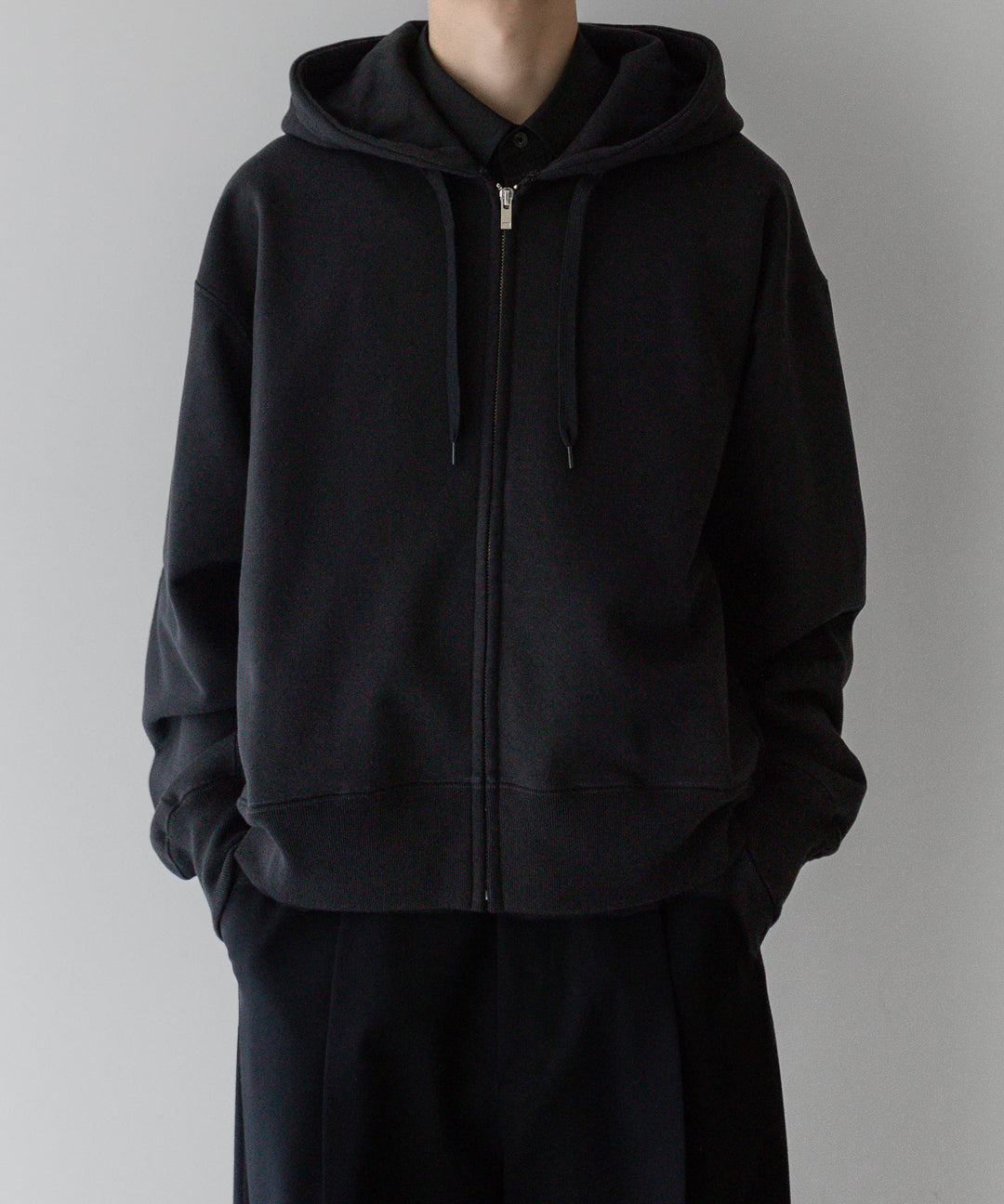 stein(シュタイン)の24SSコレクションUNTWISTED YARN SWEAT ZIP UP HOODYのCHARCOAL