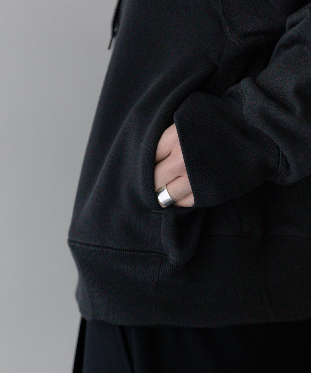 stein(シュタイン)の24SSコレクションUNTWISTED YARN SWEAT ZIP UP HOODYのCHARCOAL