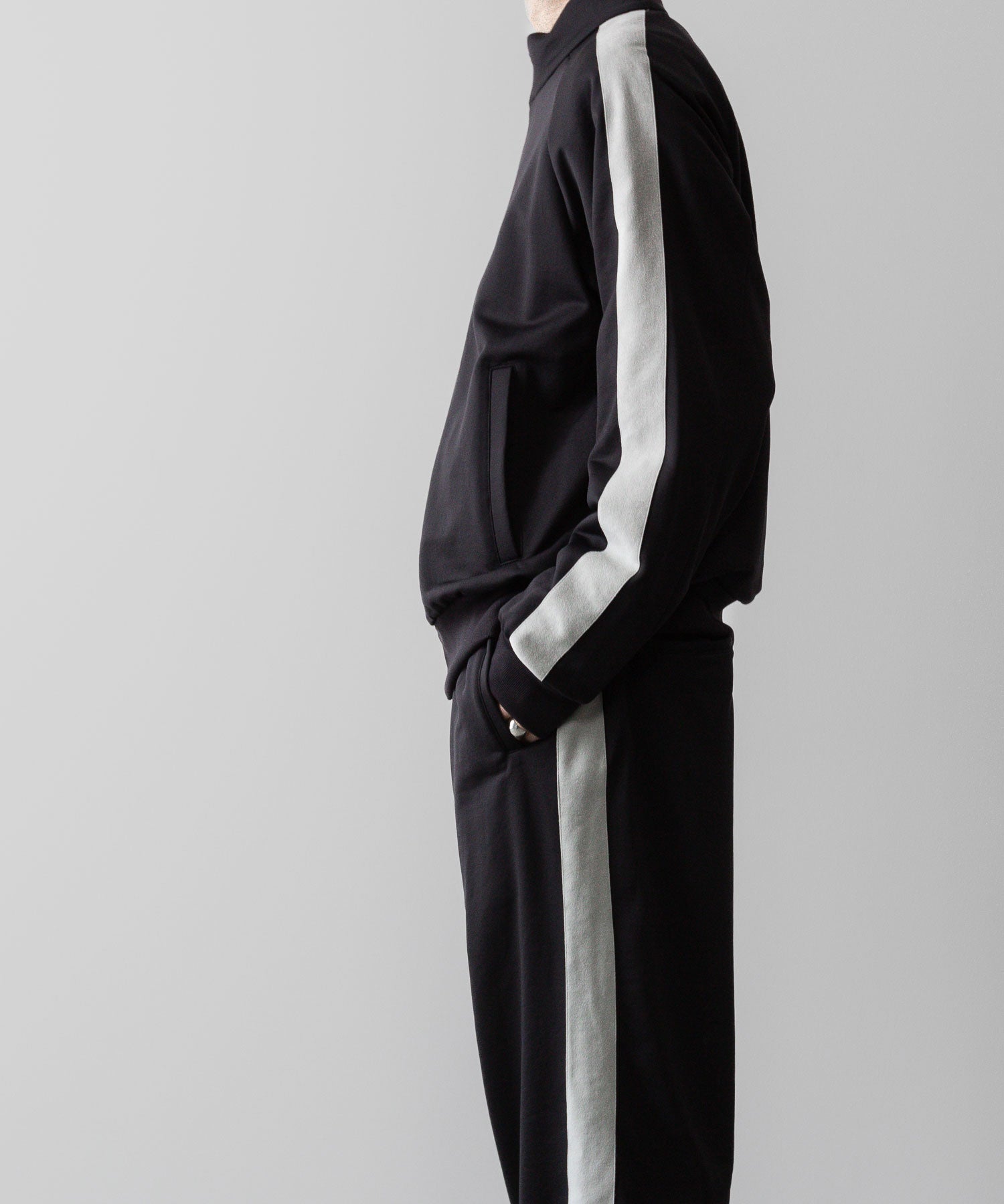 ssstein(シュタイン)の24AWコレクション NYLON JERSEY TRACK TROUSERS - DARK NAVY 公式通販サイトsession福岡セレクトショップ