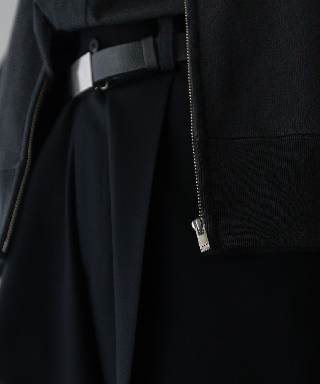 stein(シュタイン)の24SSコレクションUNTWISTED YARN SWEAT ZIP UP HOODYのCHARCOAL