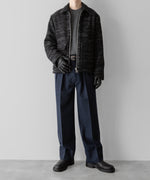 画像をギャラリービューアに読み込む, 【INTÉRIM】VIRGIN WOOL AND CASHMERE FLANNEL 2-TUCK STRAIGHT SLACKS - TOP NAVY
