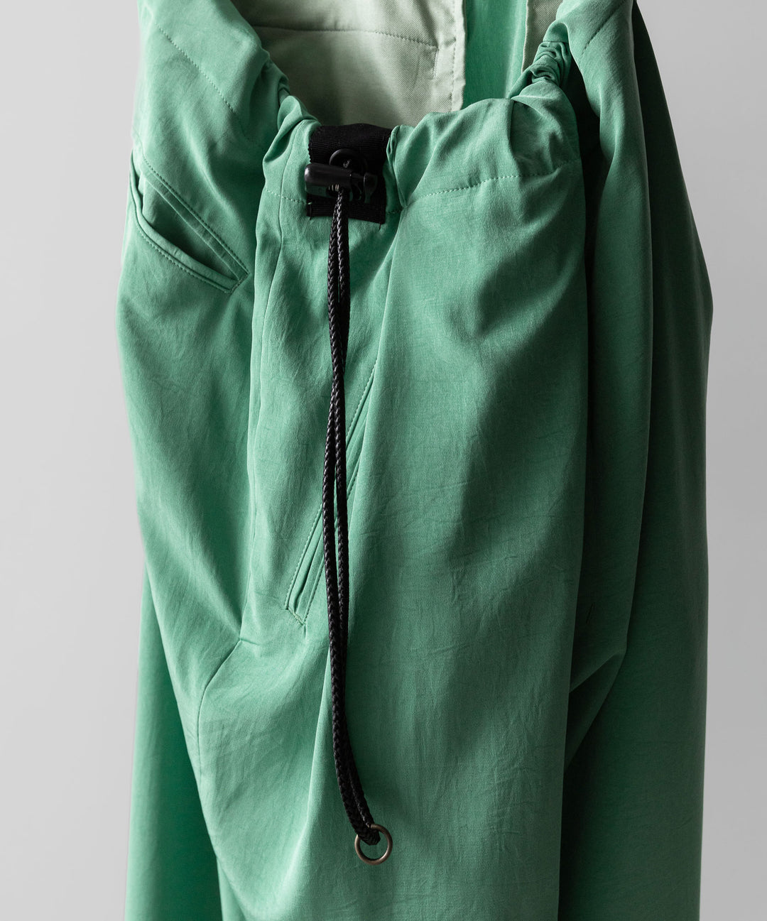 【ANTHEM A】POWDERY VISCOSE NO-BRAINER PANTS - GREEN