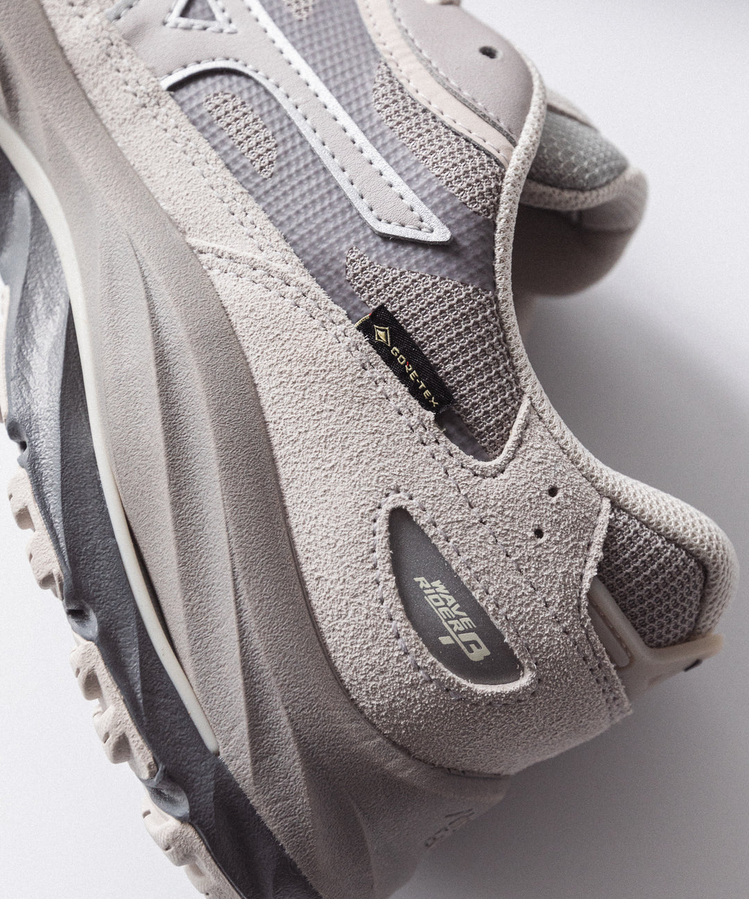 【MIZUNO】WAVE RIDER β GTX - GREY×GREY×LIGHT GREY