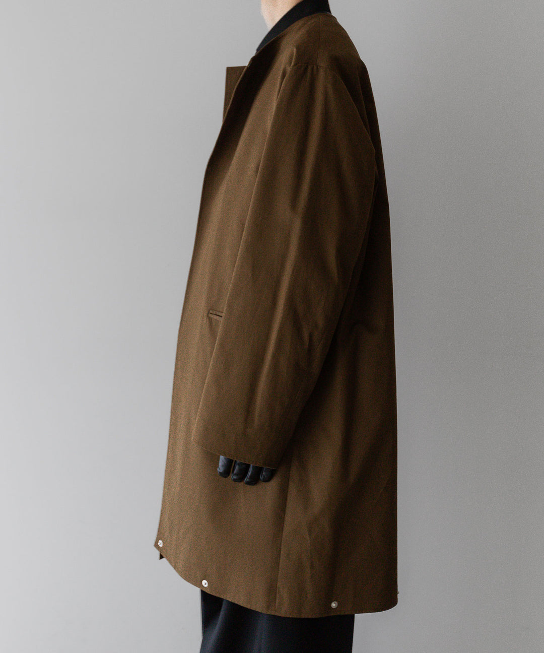 stein(シュタイン)の24SSコレクションCOTTON TWILL LAYERED JACKETの CAMEL