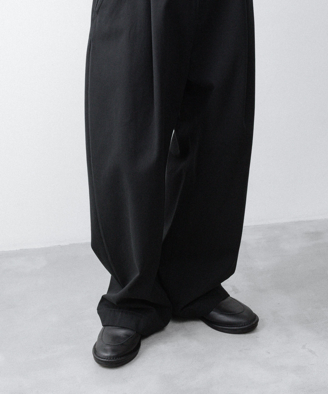 【paratrait】PANCAKE CHINO PT - BLACK