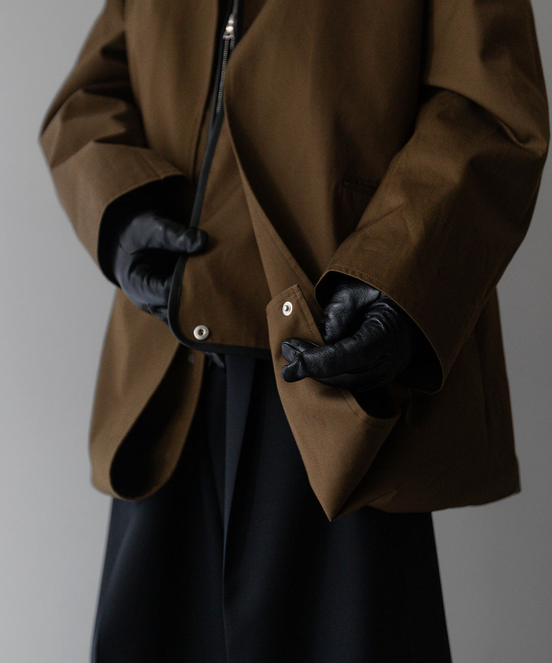 stein(シュタイン)の24SSコレクションCOTTON TWILL LAYERED JACKETの CAMEL