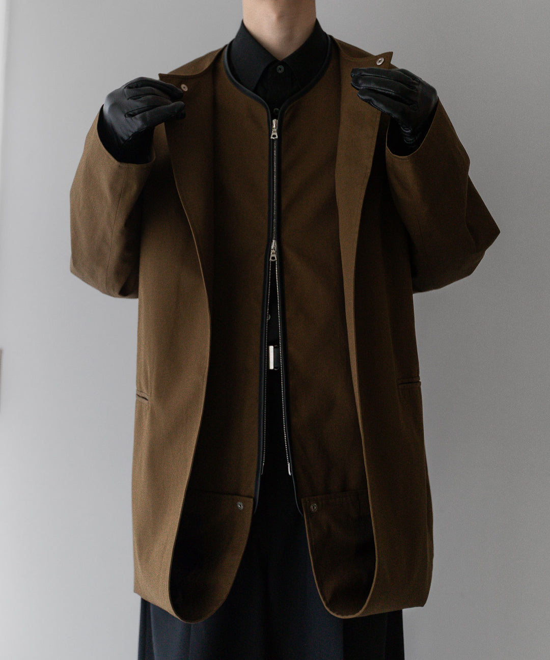 stein(シュタイン)の24SSコレクションCOTTON TWILL LAYERED JACKETの CAMEL