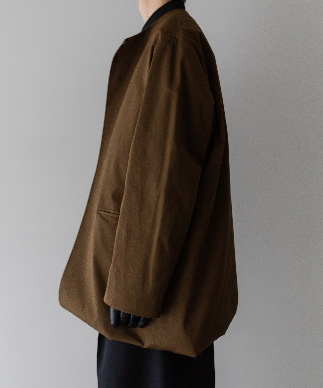 stein(シュタイン)の24SSコレクションCOTTON TWILL LAYERED JACKETの CAMEL