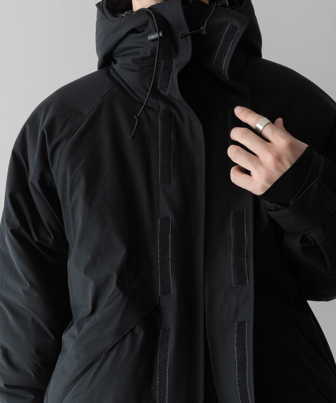 INTÉRIM(インテリム)のHI-LOFT WATER PROOF INSULATED HOODED JACKET - BLACKの公式通販サイトsession福岡セレクトショップ

