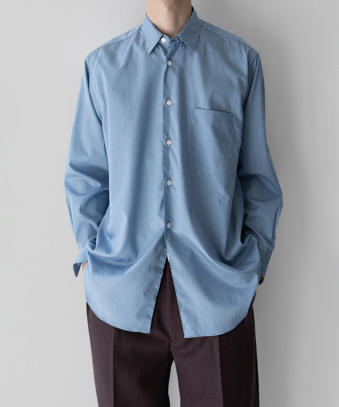 【INTÉRIM】インテリムのドレスシャツ 200/2 SUPIMA TWILL REGULAR COLLAR SHIRT - BLUE