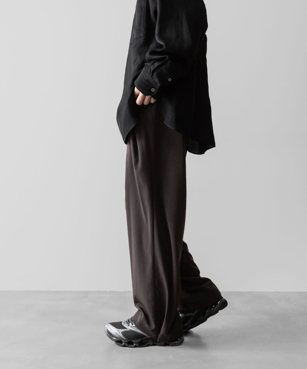 【ANTHEM A】POWDERY VISCOSE NO-BRAINER PANTS - BROWN