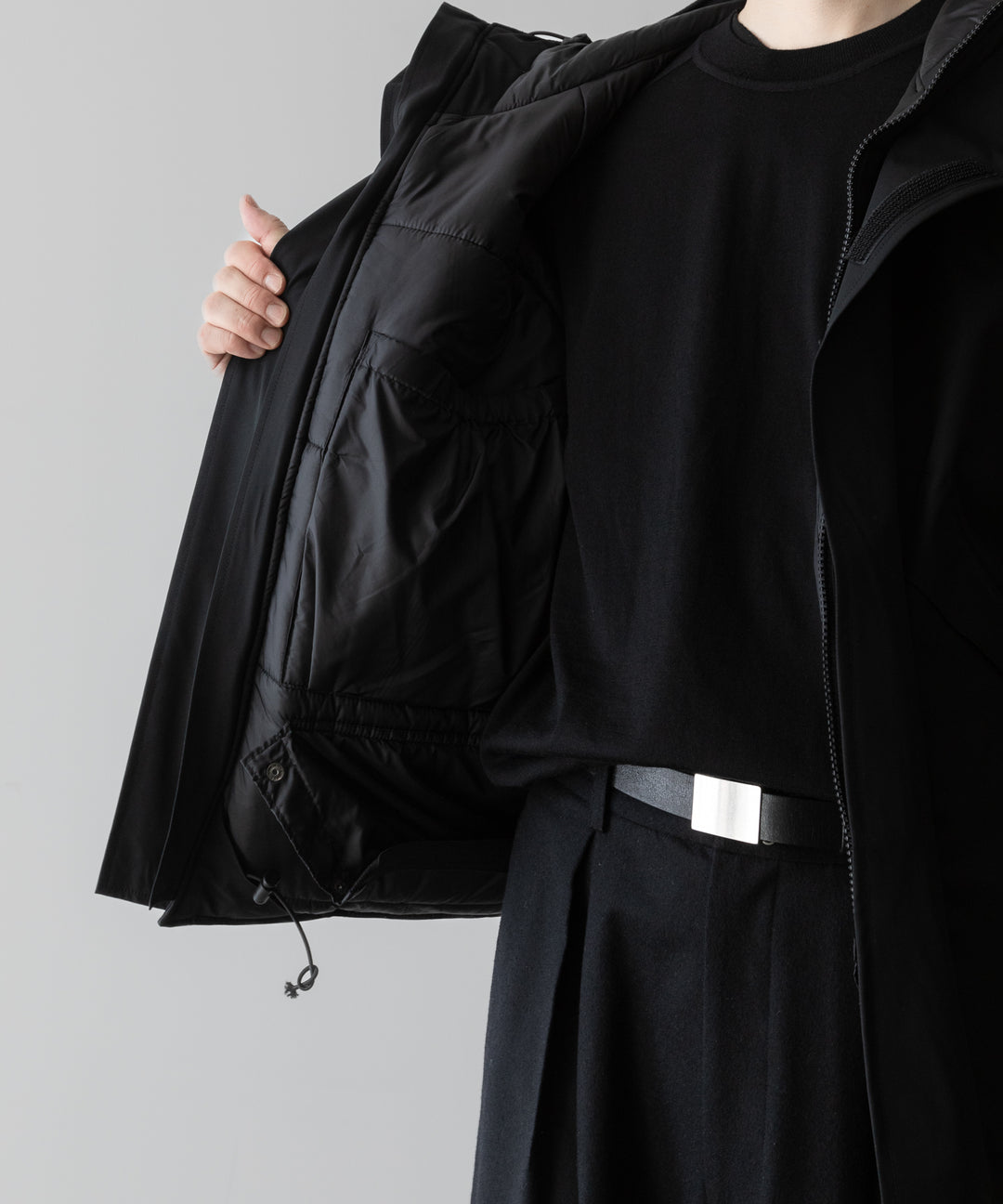 INTÉRIM(インテリム)のHI-LOFT WATER PROOF INSULATED HOODED JACKET - BLACKの公式通販サイトsession福岡セレクトショップ
