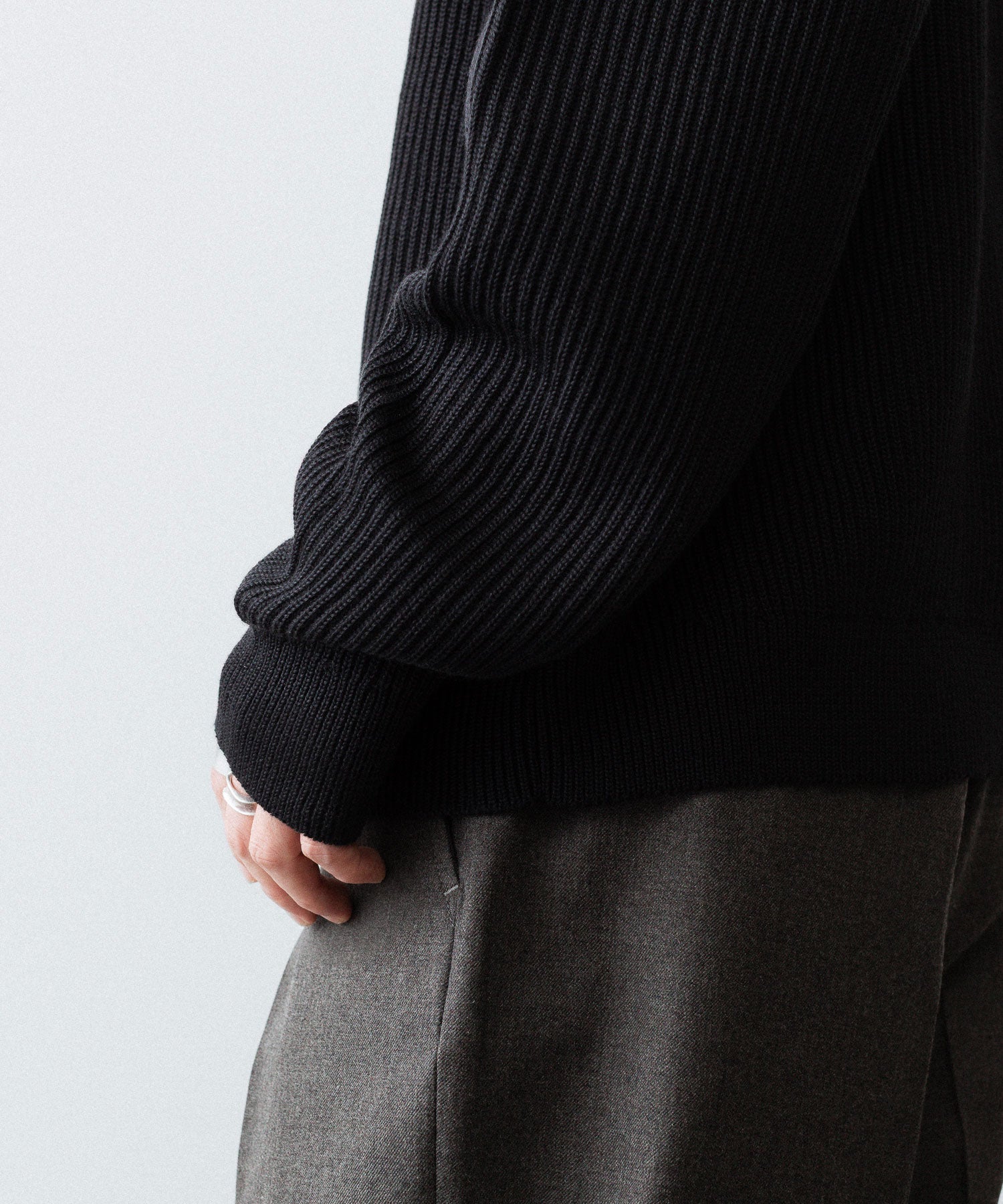 INTÉRIM - インテリムのWOOL SILK CASHMERE DEAD STOCK YARN DOUBLE RIB CREW SWEATERのBLACK公式通販サイトsession福岡セレクトショップ