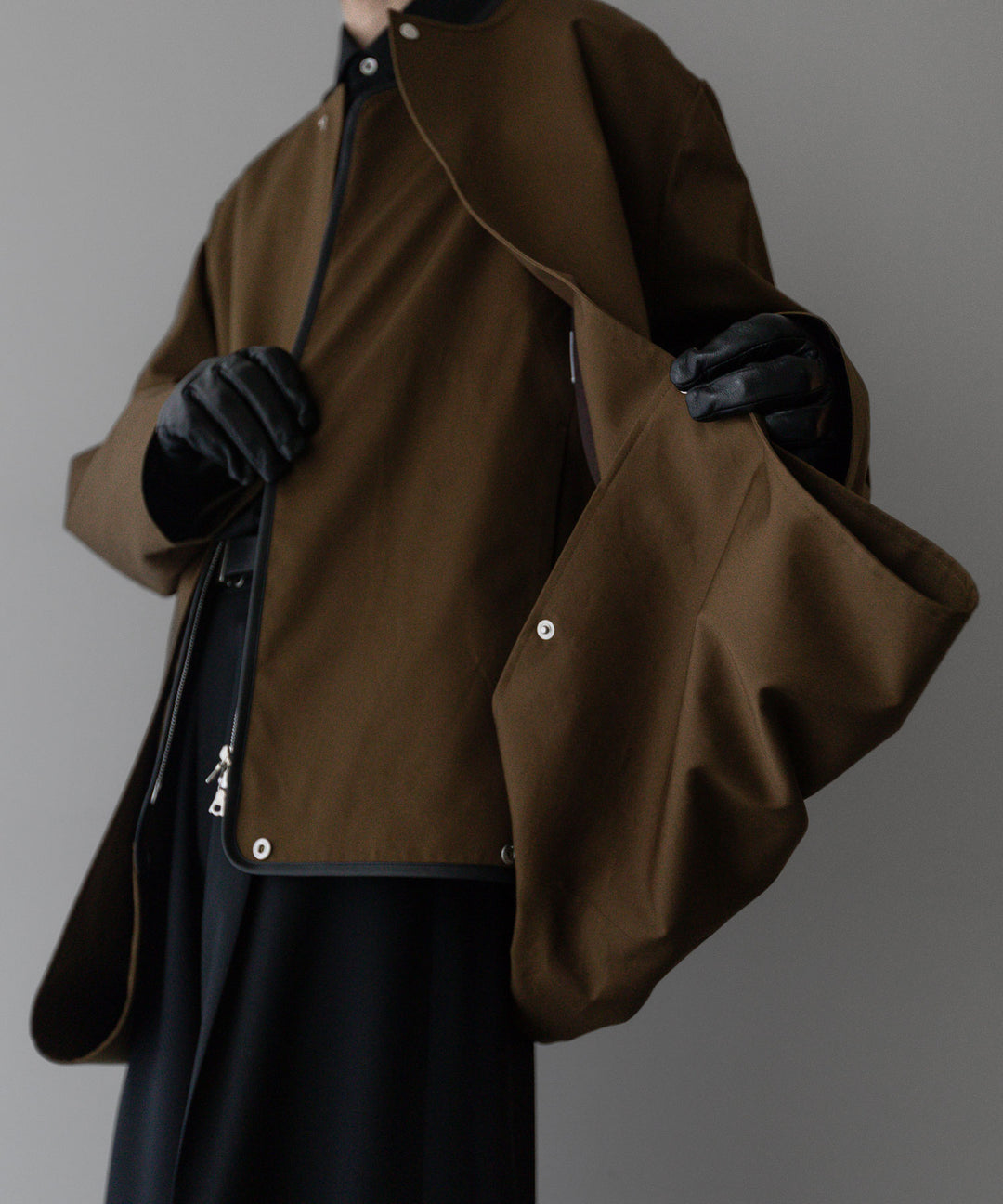stein(シュタイン)の24SSコレクションCOTTON TWILL LAYERED JACKETの CAMEL