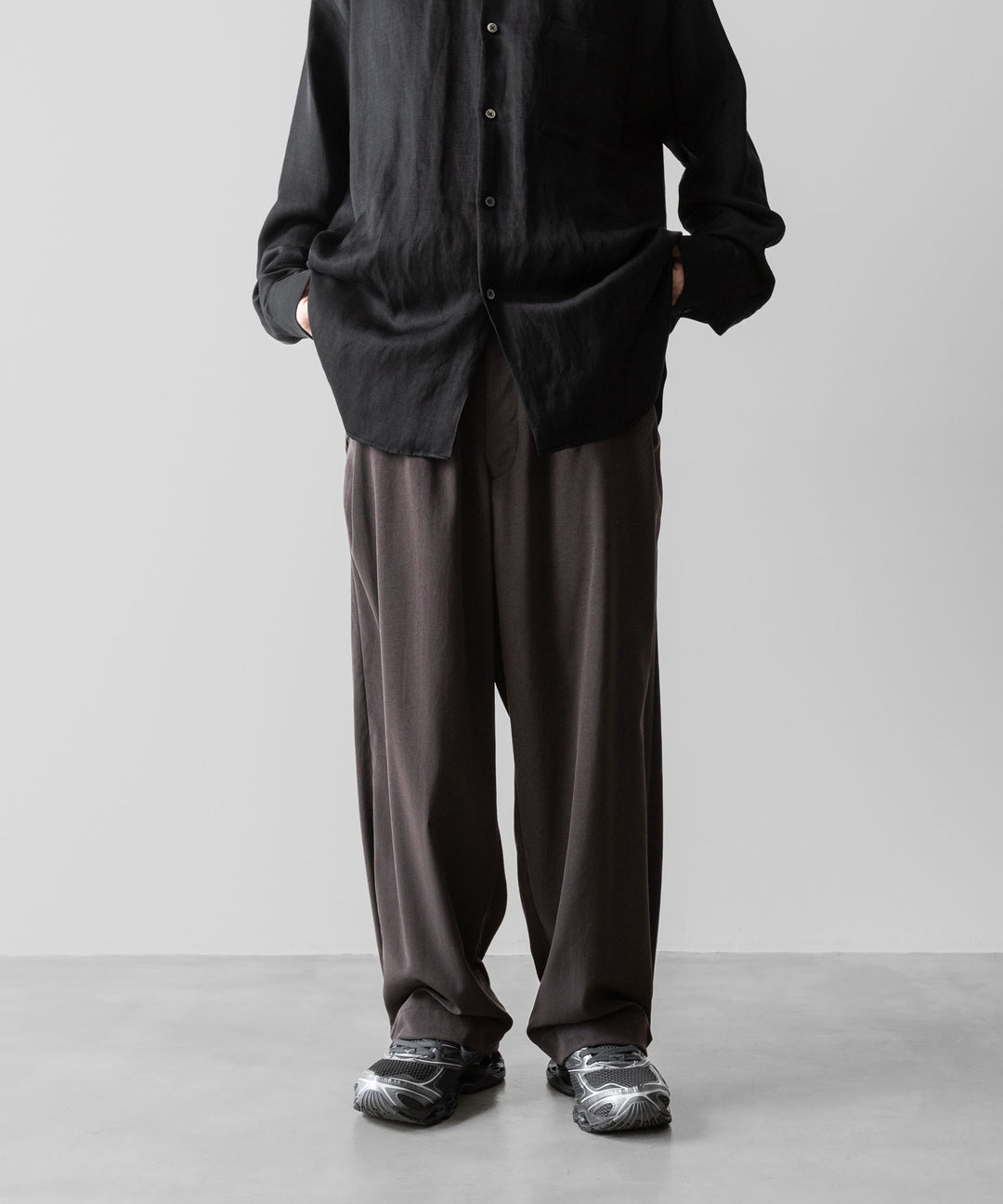 【ANTHEM A】POWDERY VISCOSE NO-BRAINER PANTS - BROWN
