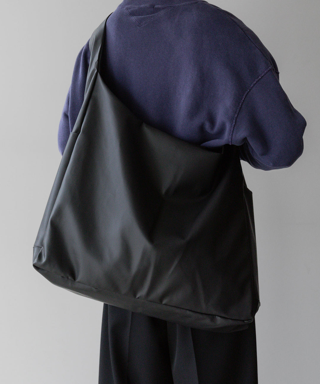 【INTÉRIM】インテリム 23AW BLEACH HYPER BIG V LOOP WHEEL SEAMLESS SWEAT SHIRT - B.NASU sessionセッション福岡セレクトショップ 公式通販サイト